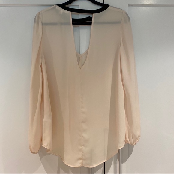 Lumiere High-Low Blouse - Picture 5 of 8